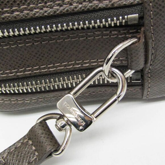 Louis Vuitton Pavel Brown Leather Clutch Bag (Pre-Owned) - Picture 5 of 11